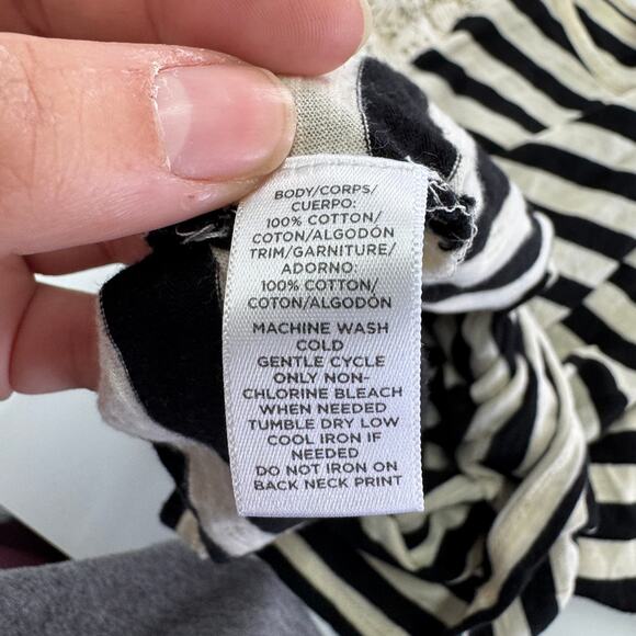 Ann Taylor LOFT‎ Top Womens Medium Cream Black Striped Lace Shoulder Blouse - Picture 4 of 7